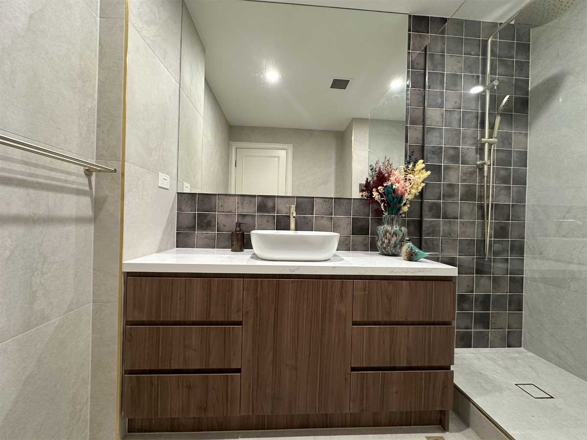 small bathroom renovation south yarra